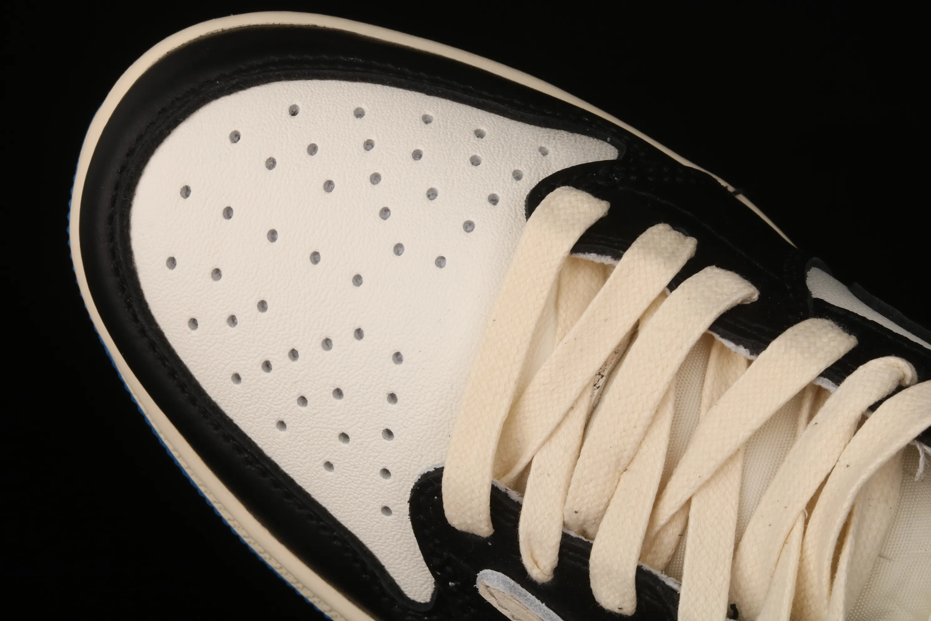 All Categories Air Jordan Jordan Series Basketball Shoes Air Jordan 1 Low L Version Travis Scott x Air Jordan 1 High OG AJ1 Lightning Undercut Low DM7866-140